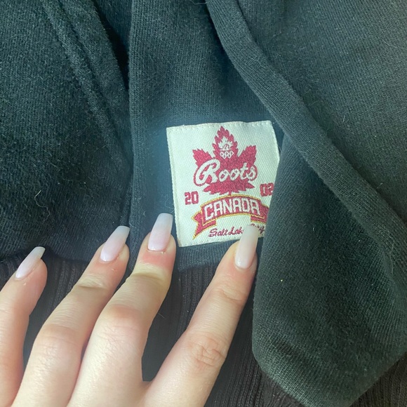 ROOTS CANADA SALT LAKE CITY RARE VINTAGE SWEATER - Picture 3 of 5